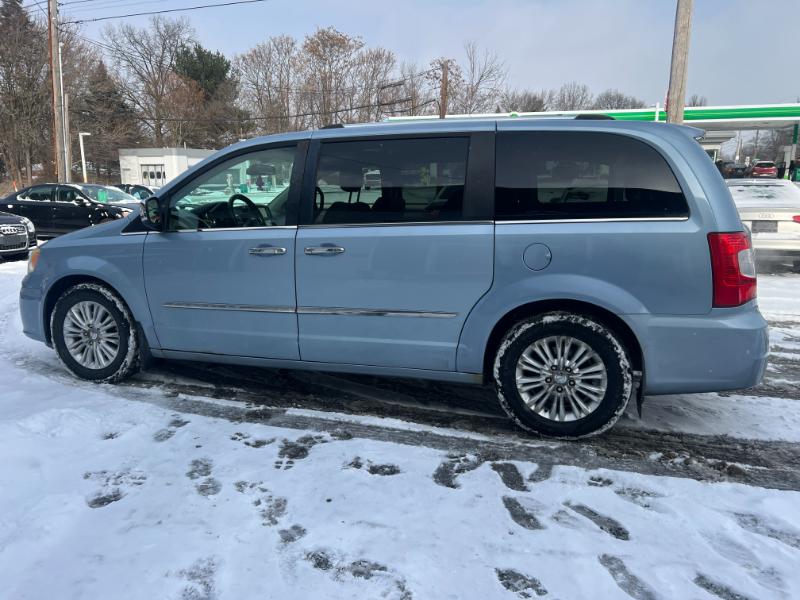 Chrysler Town & Country Limited 2012