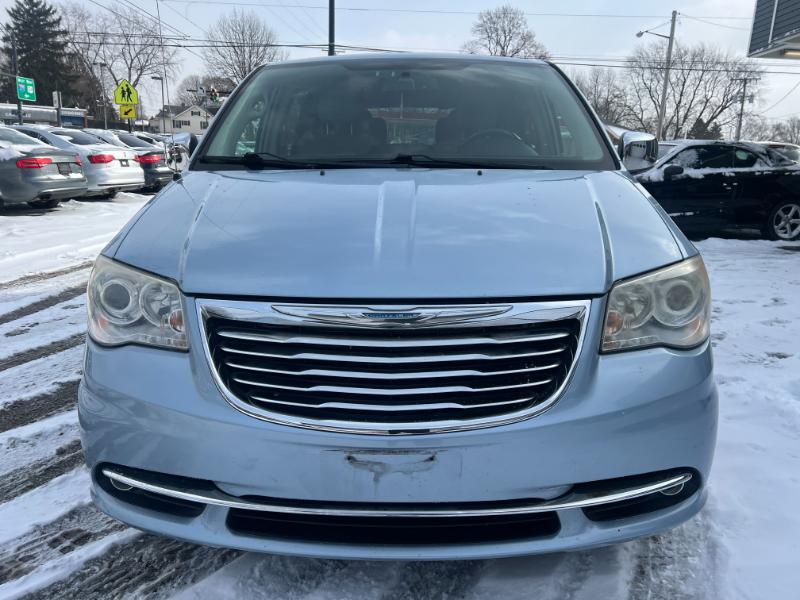 Chrysler Town & Country Limited 2012