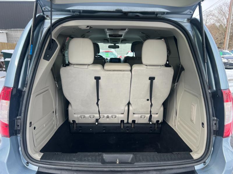 Chrysler Town & Country Limited 2012