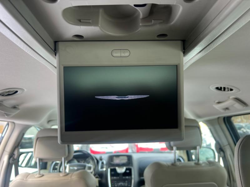 Chrysler Town & Country Limited 2012