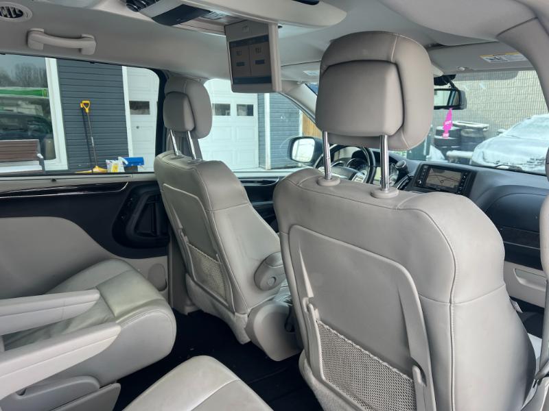 Chrysler Town & Country Limited 2012