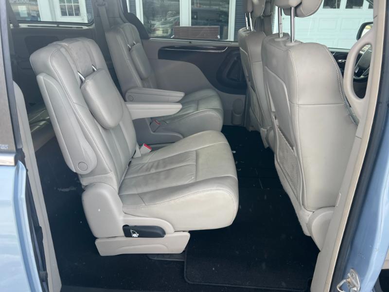 Chrysler Town & Country Limited 2012