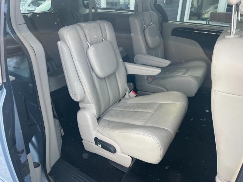 Chrysler Town & Country Limited 2012