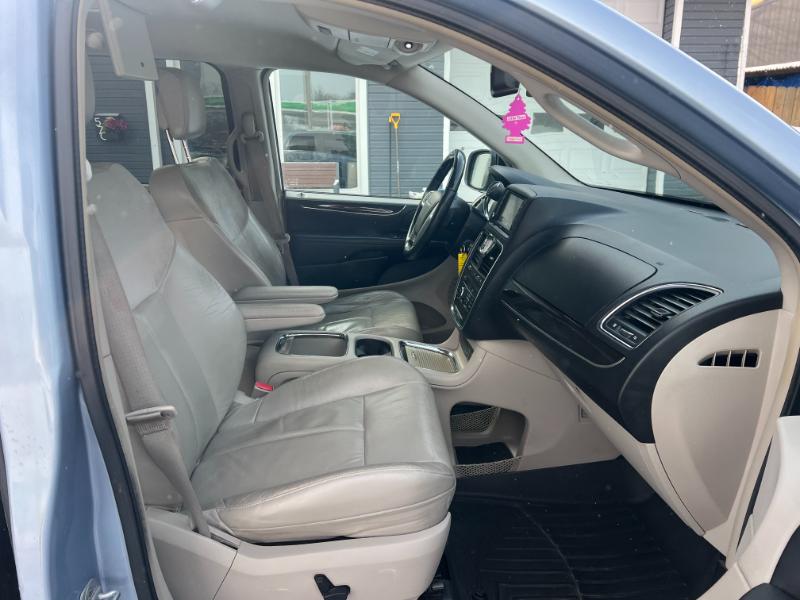 Chrysler Town & Country Limited 2012