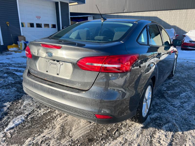 Ford Focus SE Sedan 2016