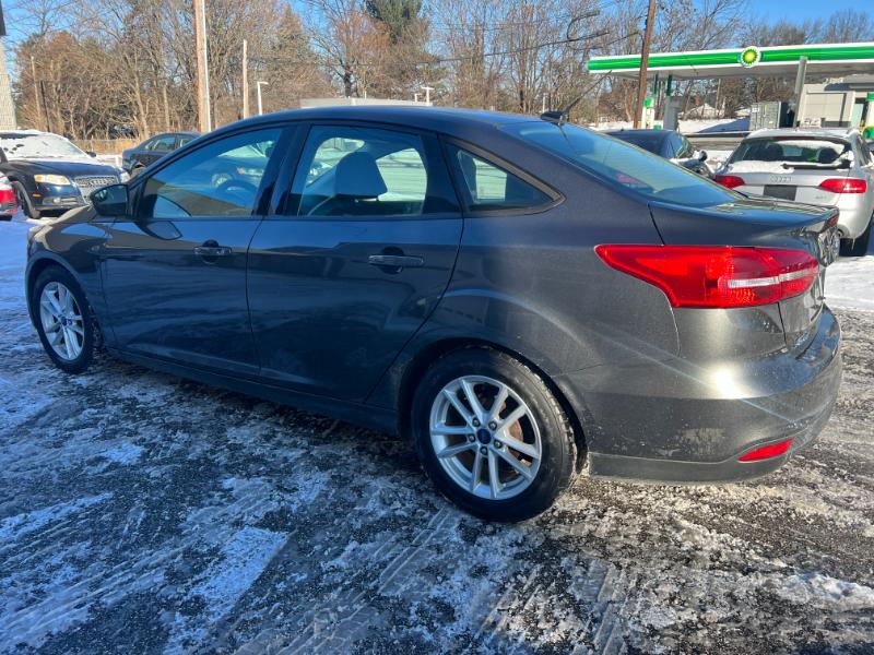 Ford Focus SE Sedan 2016