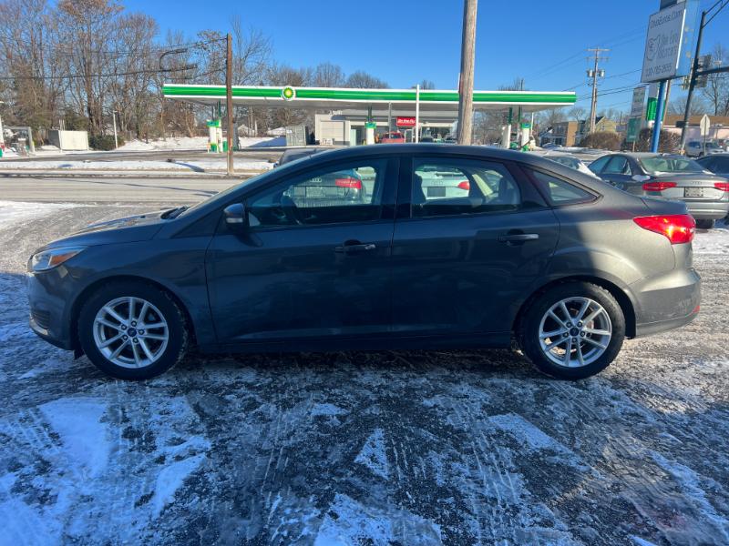Ford Focus SE Sedan 2016