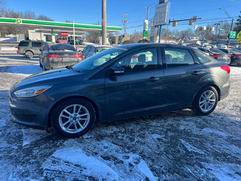 Ford Focus SE Sedan 2016