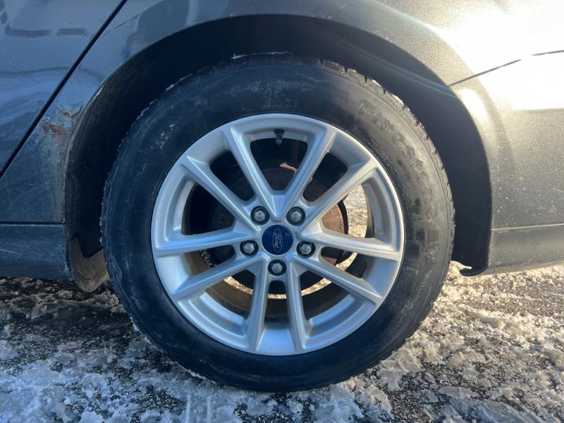 Ford Focus SE Sedan 2016