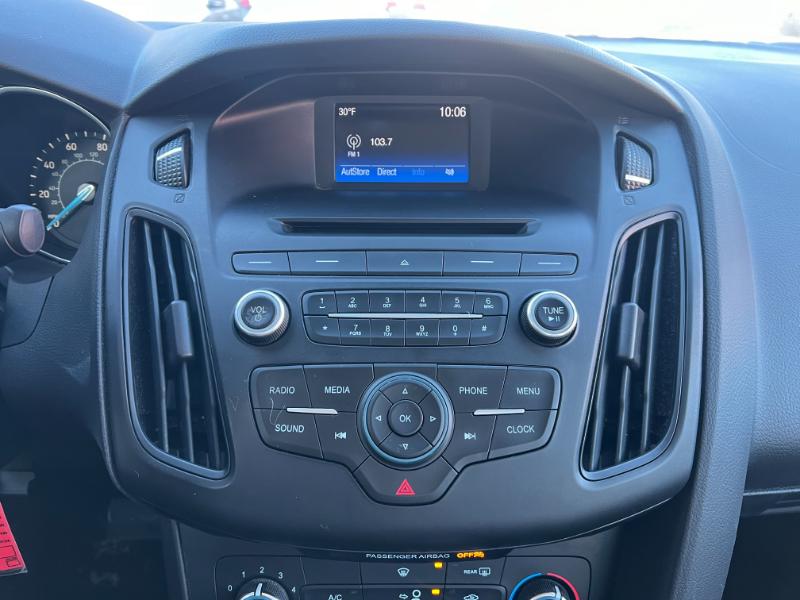 Ford Focus SE Sedan 2016