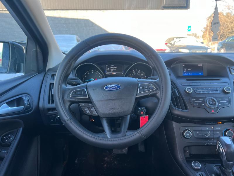 Ford Focus SE Sedan 2016