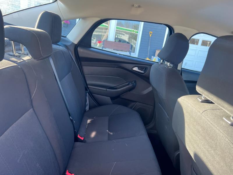 Ford Focus SE Sedan 2016