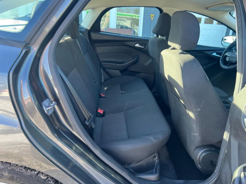 Ford Focus SE Sedan 2016