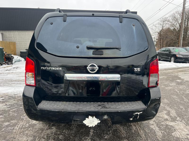 Nissan Pathfinder LE 4WD 2010