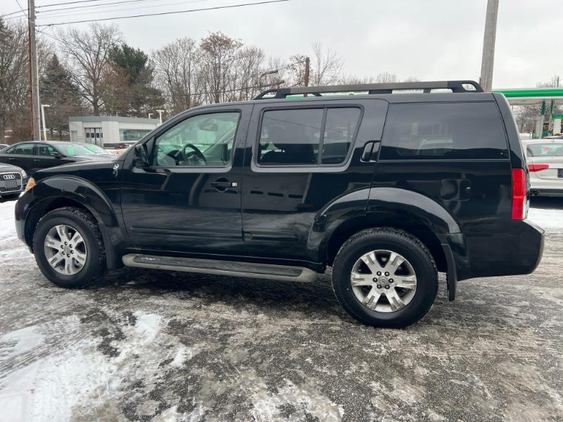Nissan Pathfinder LE 4WD 2010