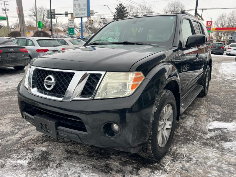 Nissan Pathfinder LE 4WD 2010