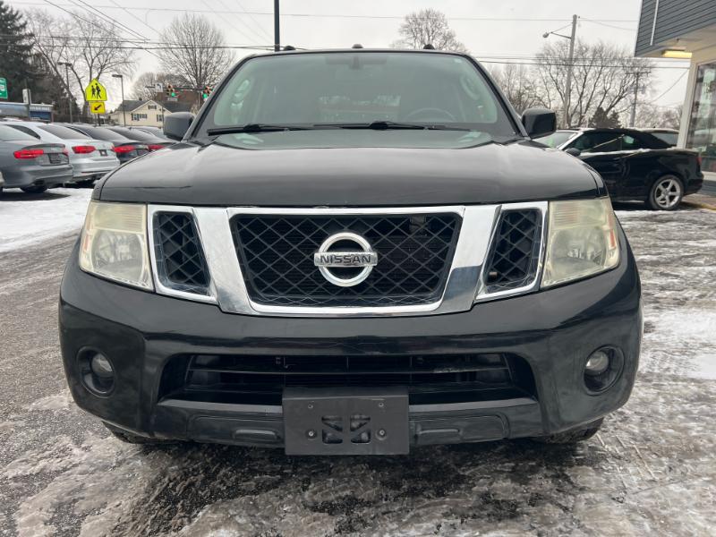 Nissan Pathfinder LE 4WD 2010