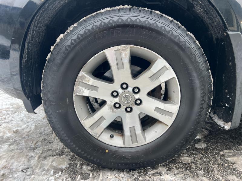 Nissan Pathfinder LE 4WD 2010