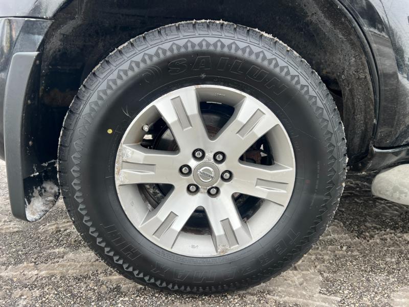 Nissan Pathfinder LE 4WD 2010