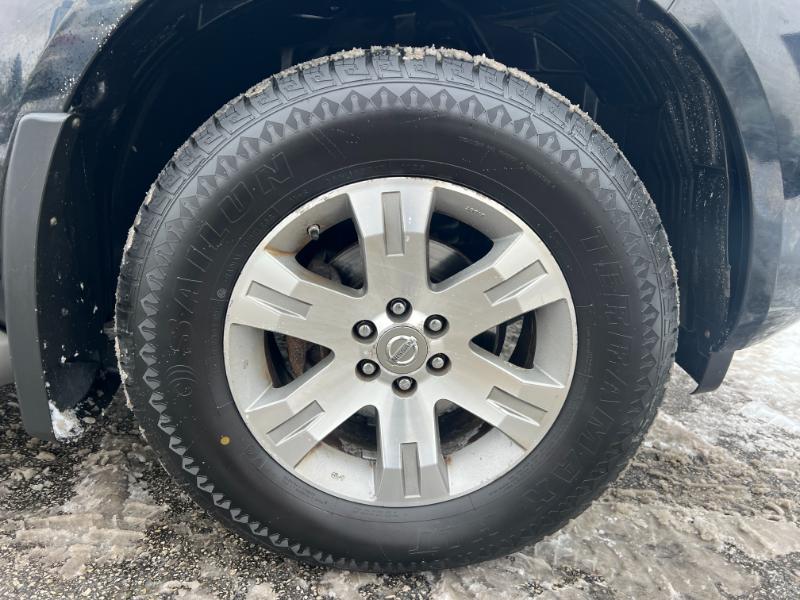 Nissan Pathfinder LE 4WD 2010