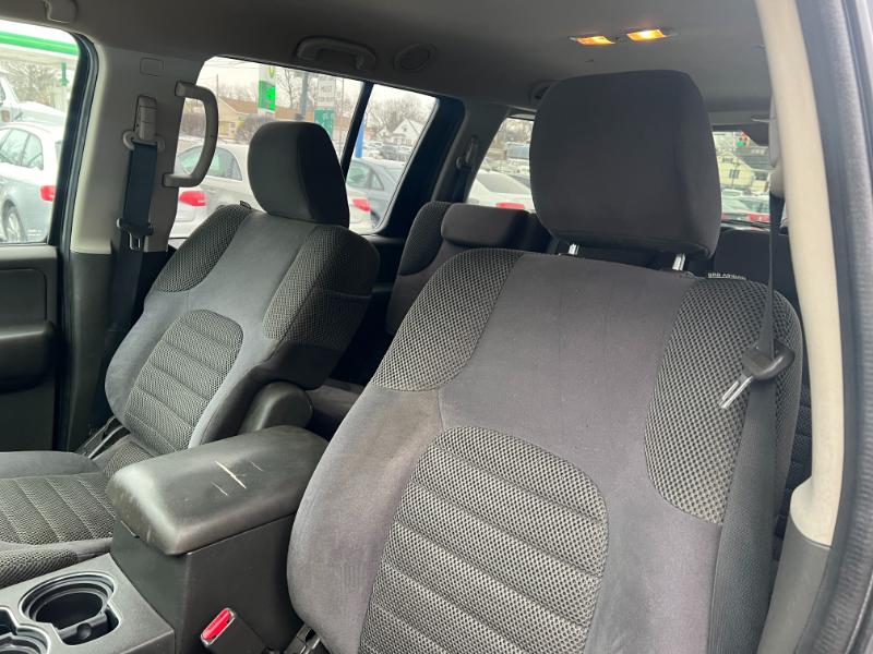 Nissan Pathfinder LE 4WD 2010