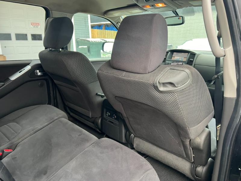 Nissan Pathfinder LE 4WD 2010