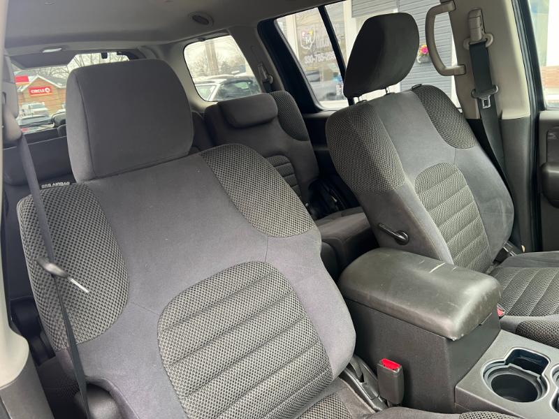 Nissan Pathfinder LE 4WD 2010