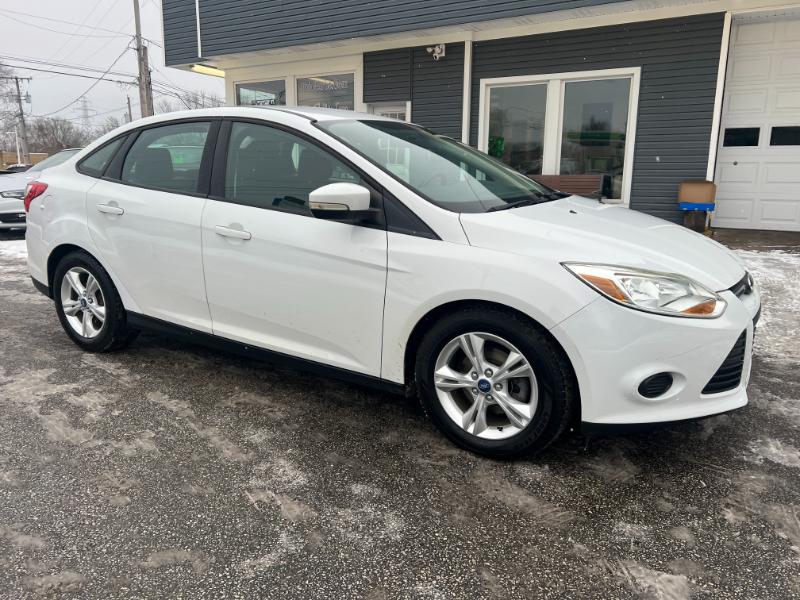 Ford Focus SE Sedan 2013