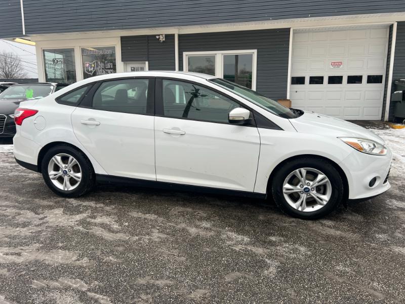 Ford Focus SE Sedan 2013