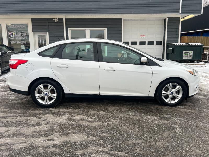 Ford Focus SE Sedan 2013