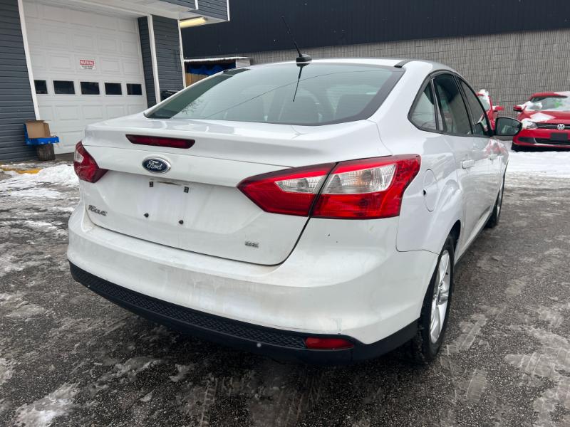 Ford Focus SE Sedan 2013