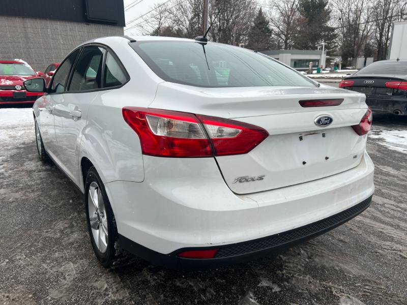 Ford Focus SE Sedan 2013