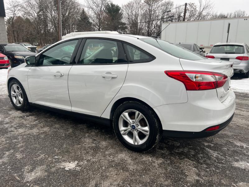 Ford Focus SE Sedan 2013