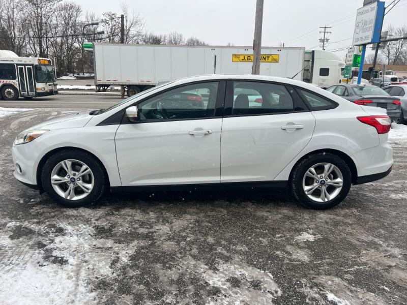 Ford Focus SE Sedan 2013