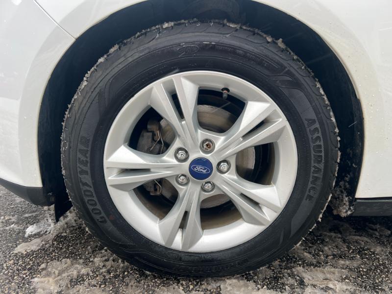 Ford Focus SE Sedan 2013