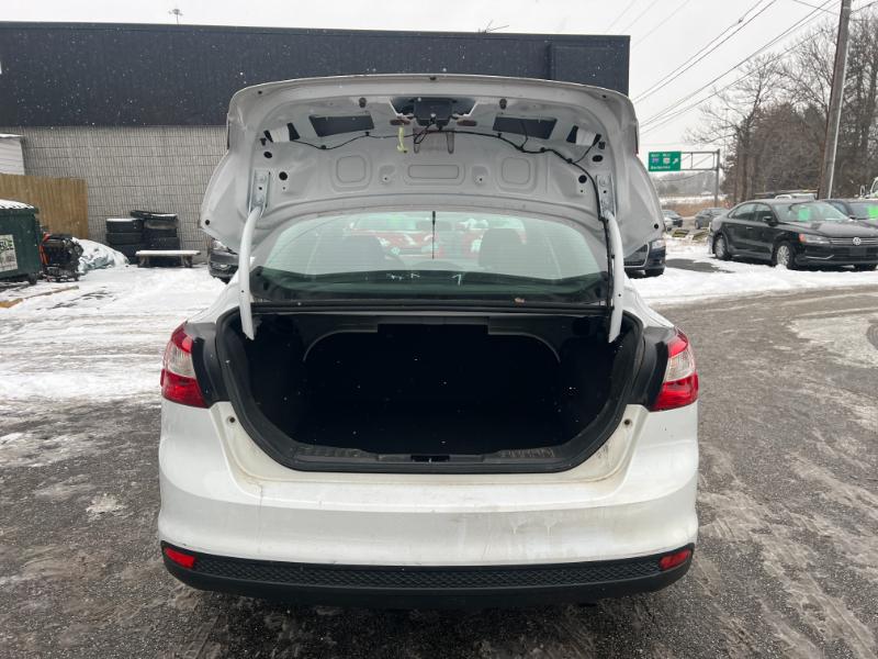 Ford Focus SE Sedan 2013