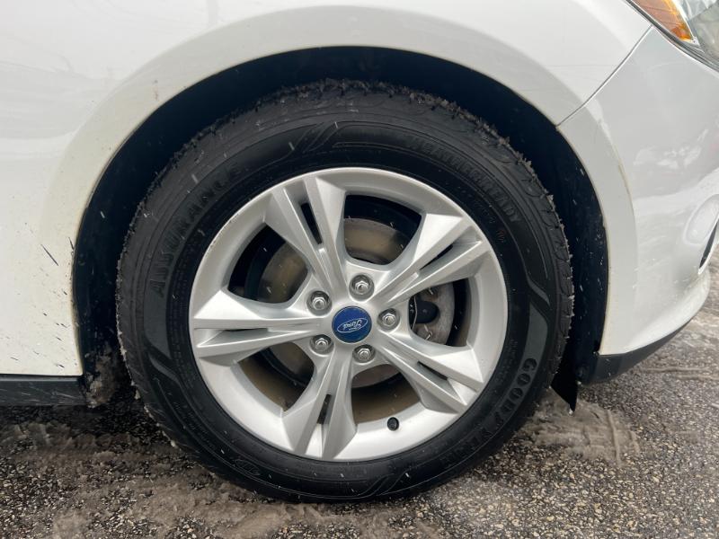 Ford Focus SE Sedan 2013