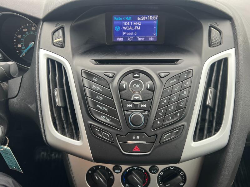 Ford Focus SE Sedan 2013