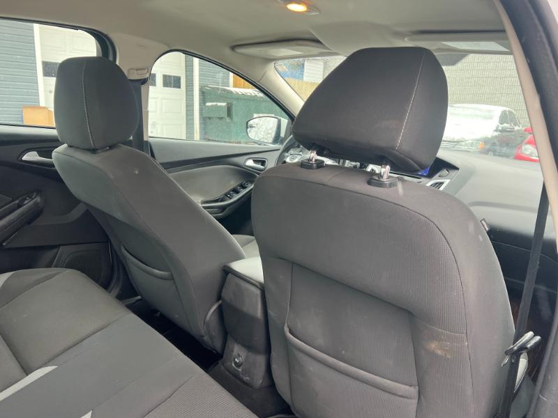 Ford Focus SE Sedan 2013