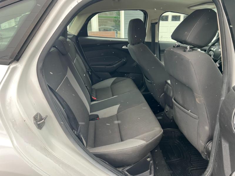 Ford Focus SE Sedan 2013