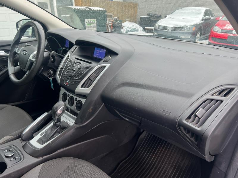 Ford Focus SE Sedan 2013