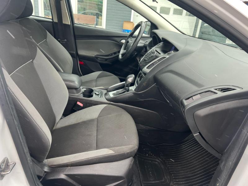 Ford Focus SE Sedan 2013