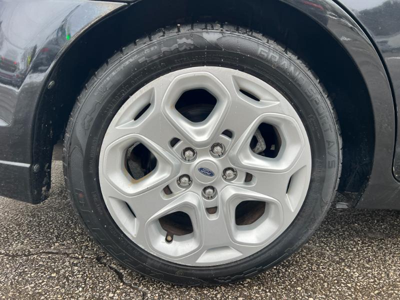 Ford Fusion I4 SE 2011