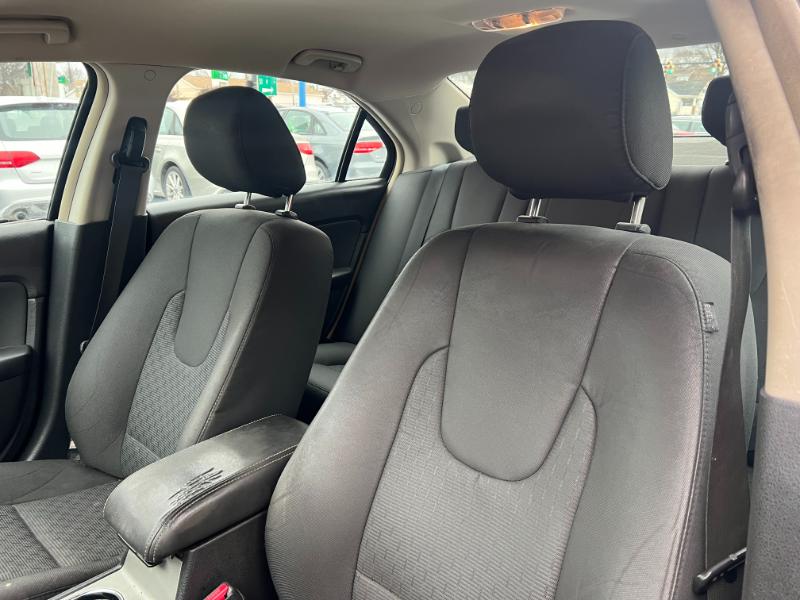 Ford Fusion I4 SE 2011