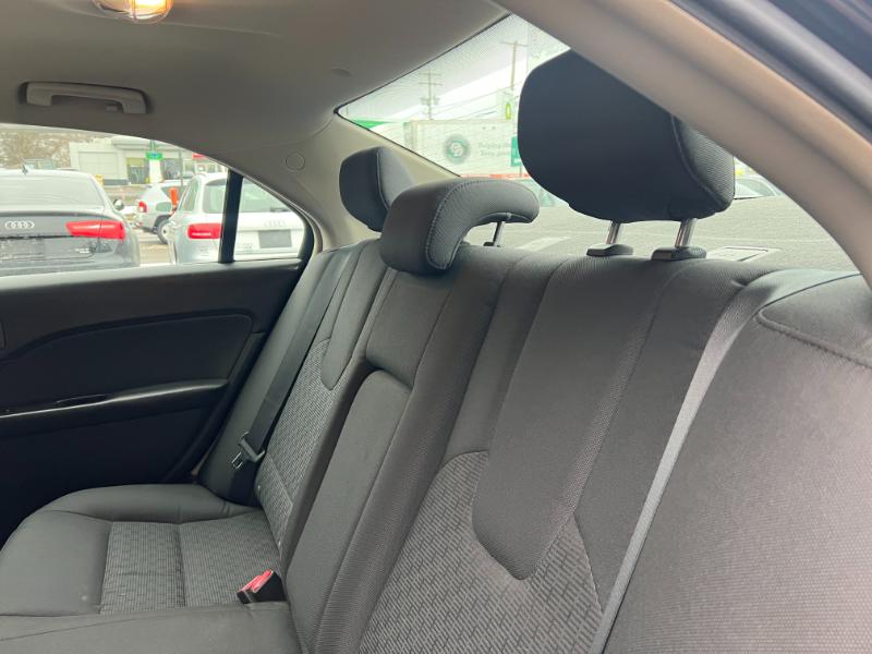 Ford Fusion I4 SE 2011