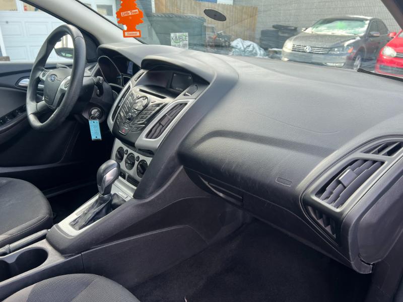 Ford Focus SE Hatch 2014