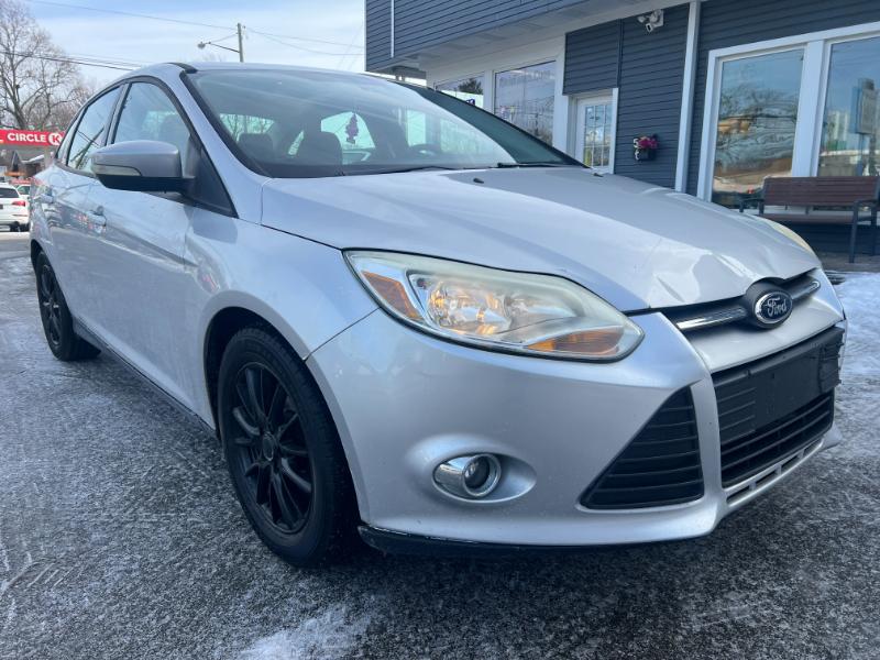 Ford Focus SE Sedan 2013