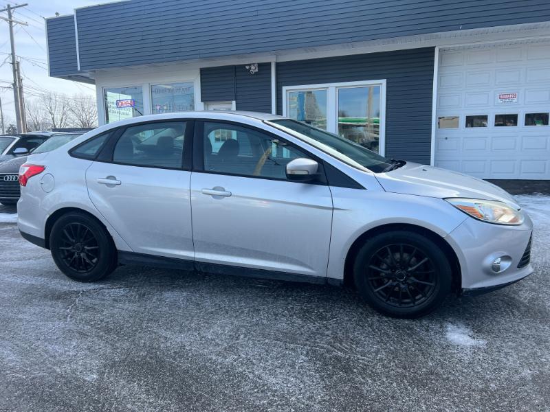 Ford Focus SE Sedan 2013