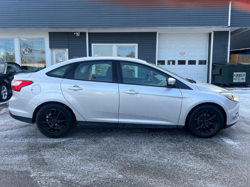 Ford Focus SE Sedan 2013