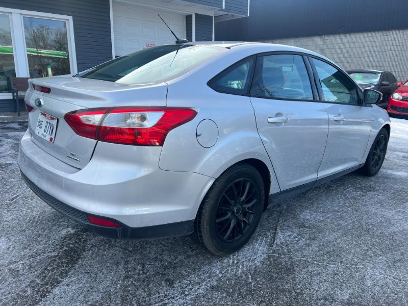 Ford Focus SE Sedan 2013